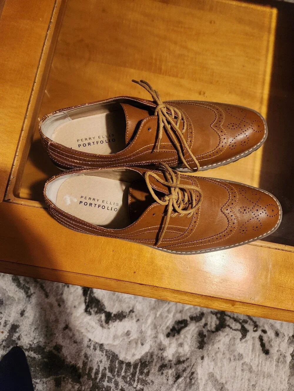 Perry Ellis classic tan